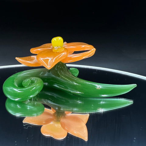 heady glass canada flower pendant, green and orange colour